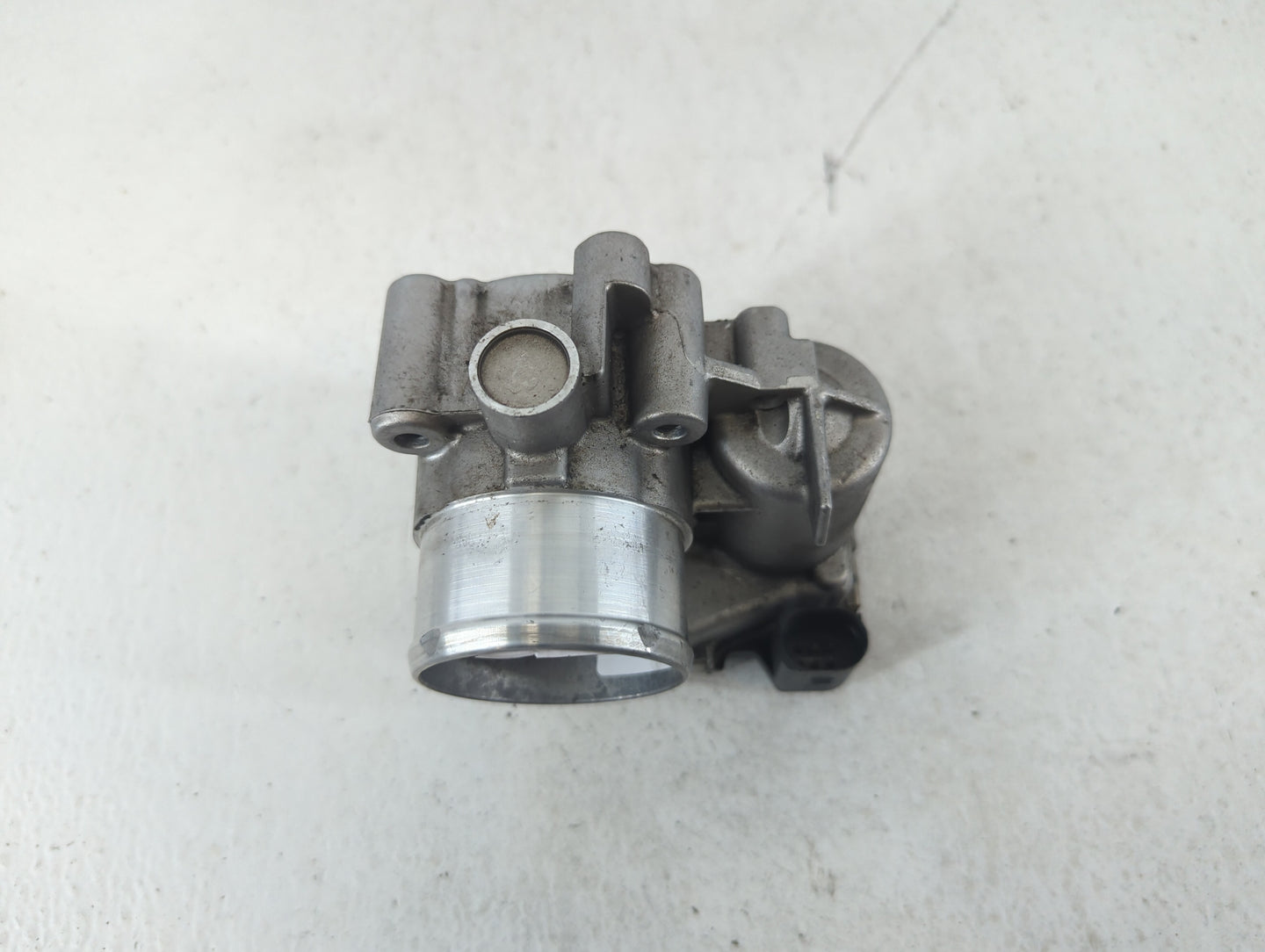 2013-2016 Ford Escape Throttle Body P/N:7S7G-9F991-CA Fits Fits 2013 2014 2015 2016 2017 2018 2019 OEM Used Auto Parts - Oem
