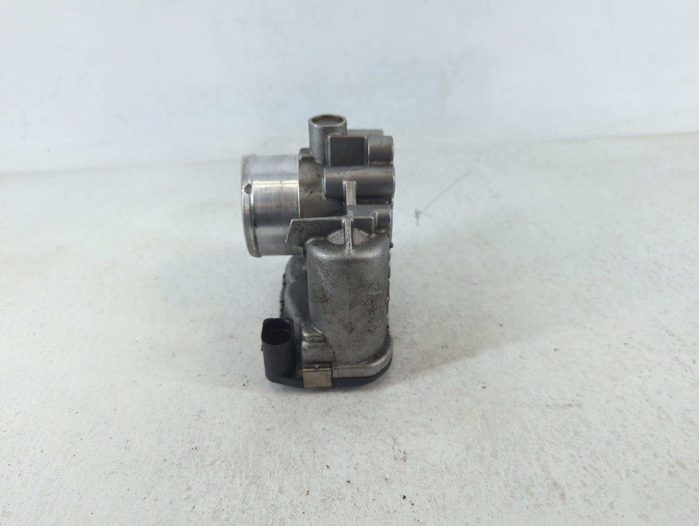 2013-2016 Ford Escape Throttle Body P/N:7S7G-9F991-CA Fits Fits 2013 2014 2015 2016 2017 2018 2019 OEM Used Auto Parts - Oem