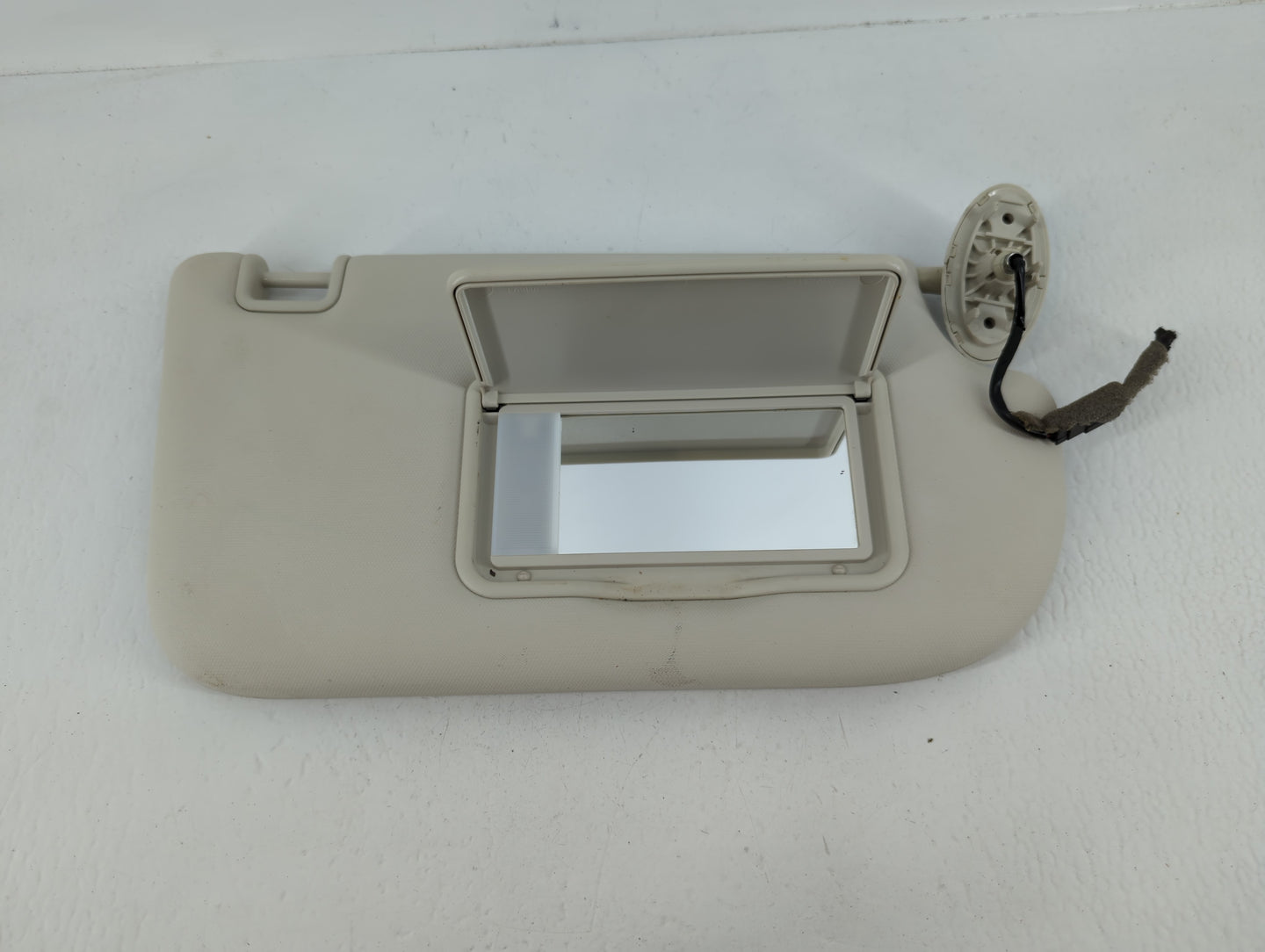 2013-2019 Ford Escape Sun Visor Shade Replacement Passenger Right Mirror Fits Fits 2013 2014 2015 2016 2017 2018 2019 OEM Us