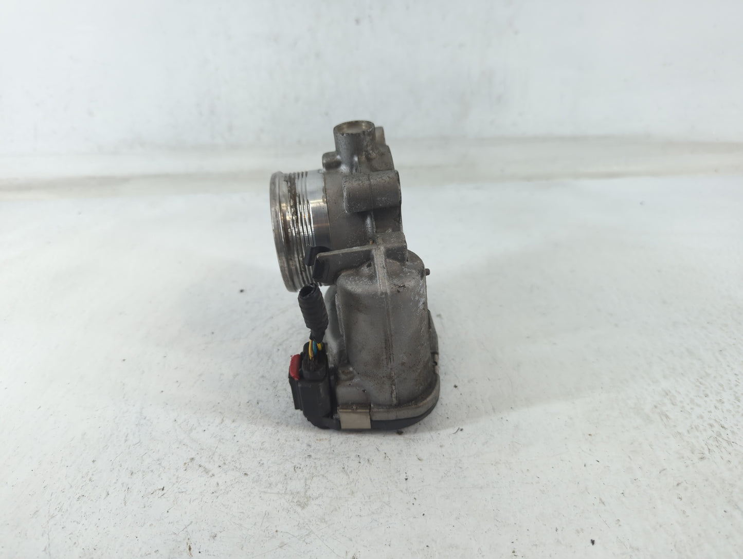 2013-2016 Ford Escape Throttle Body P/N:DS7E-9F991-BB Fits Fits 2012 2013 2014 2015 2016 2017 OEM Used Auto Parts - Oemuseda