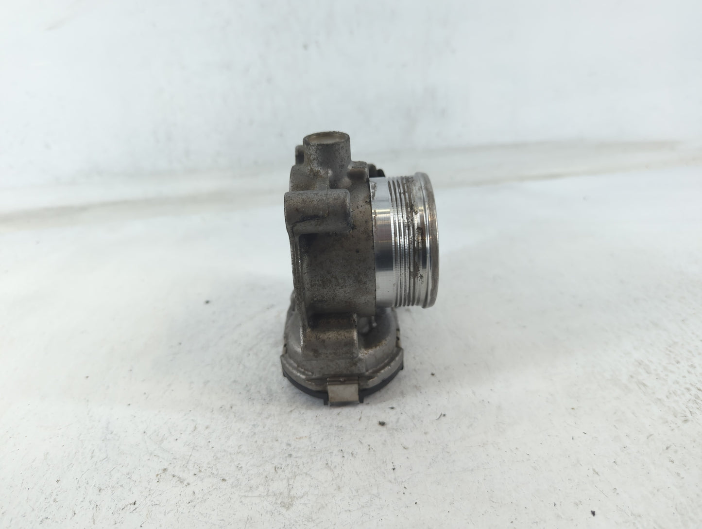 2013-2016 Ford Escape Throttle Body P/N:DS7E-9F991-BB Fits Fits 2012 2013 2014 2015 2016 2017 OEM Used Auto Parts - Oemuseda