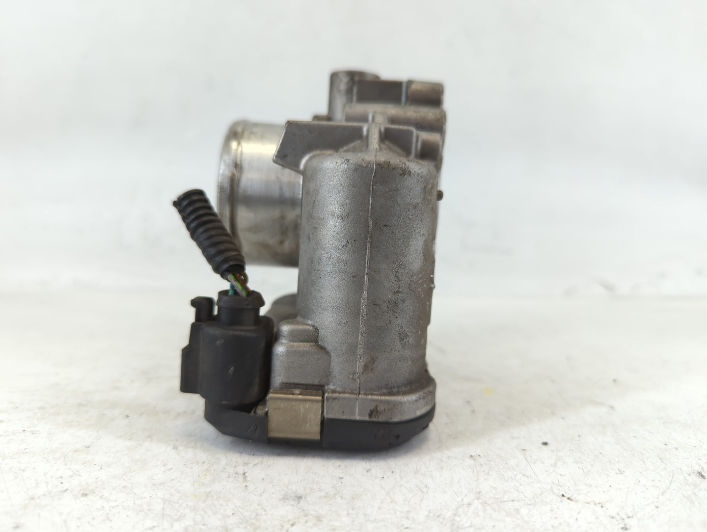 2013-2016 Ford Escape Throttle Body P/N:7S7G-9F991-CA Fits Fits 2013 2014 2015 2016 2017 2018 2019 OEM Used Auto Parts - Oem
