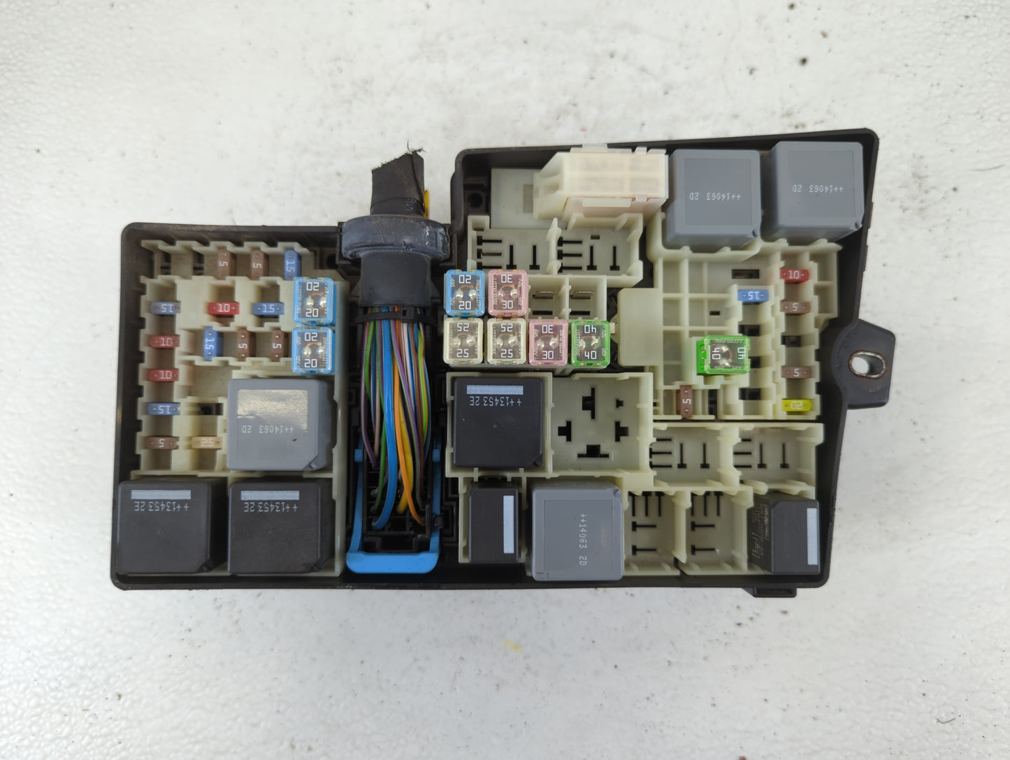 2013-2016 Ford Escape Fusebox Fuse Box Panel Relay Module P/N:AV6T-14A067-AD Fits Fits 2013 2014 2015 2016 OEM Used Auto Par