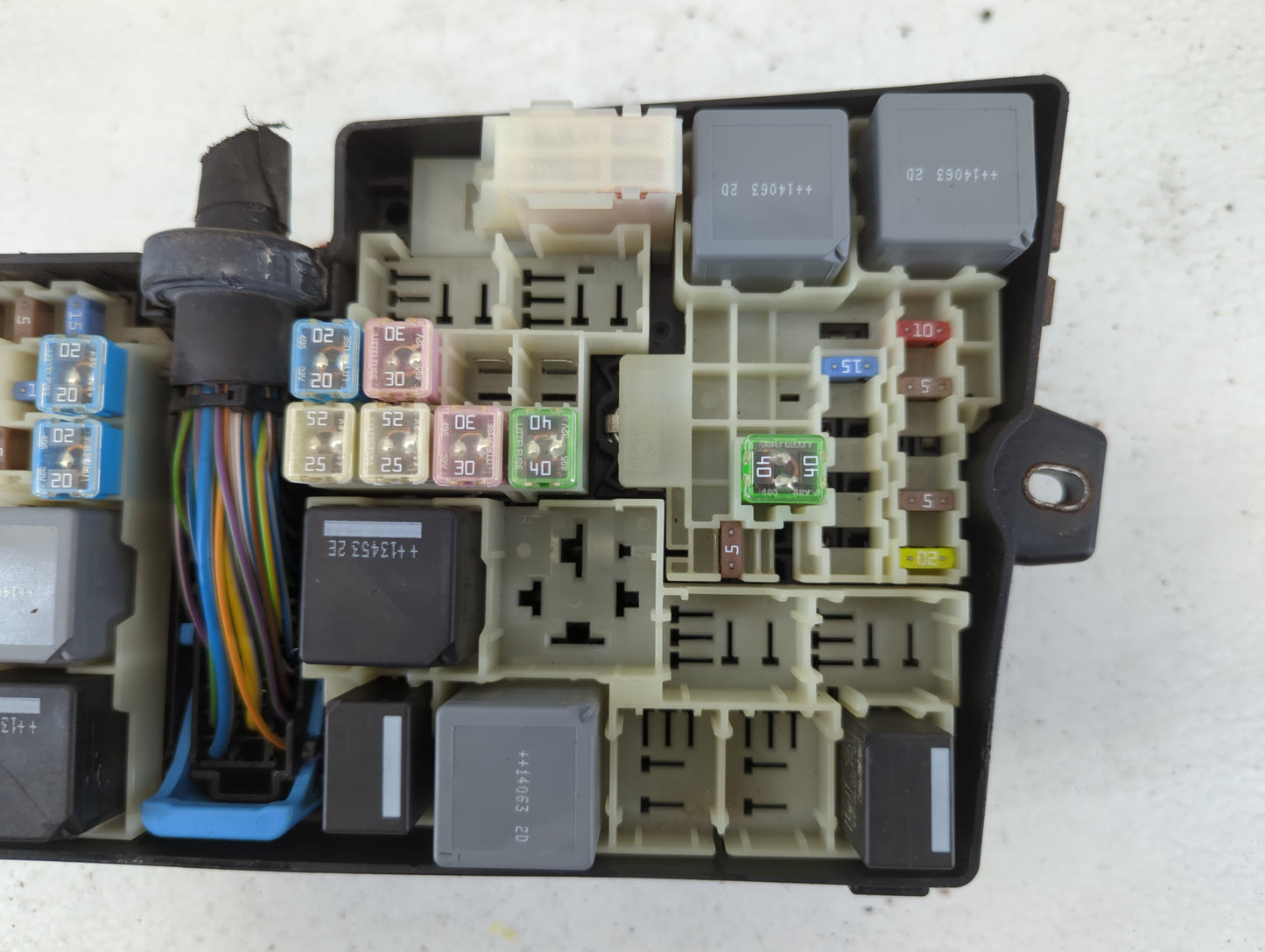 2013-2016 Ford Escape Fusebox Fuse Box Panel Relay Module P/N:AV6T-14A067-AD Fits Fits 2013 2014 2015 2016 OEM Used Auto Par