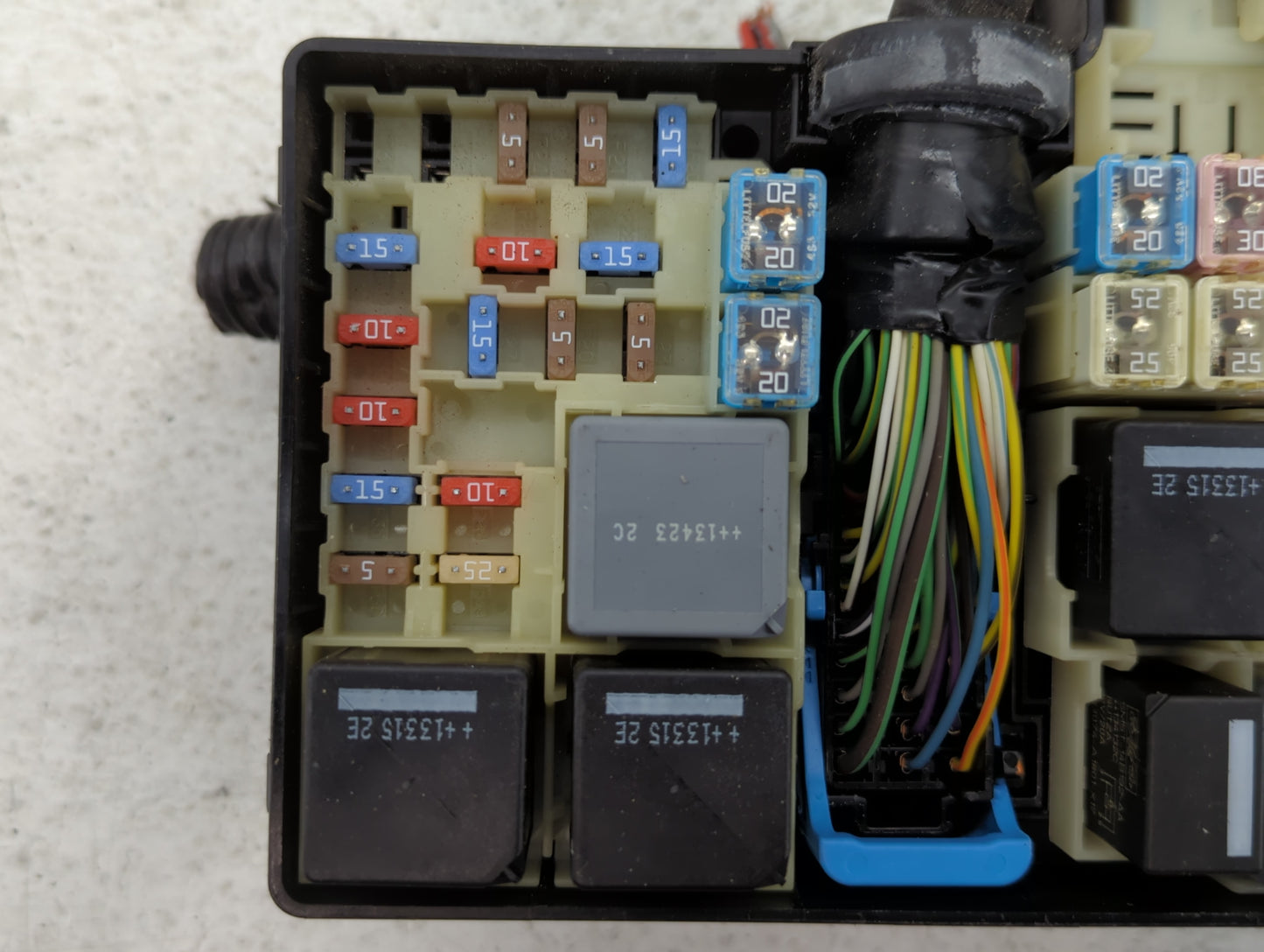 2013-2016 Ford Escape Fusebox Fuse Box Panel Relay Module P/N:AV6T-14A067-AC 5B0Q10107 Fits Fits 2013 2014 2015 2016 OEM Use