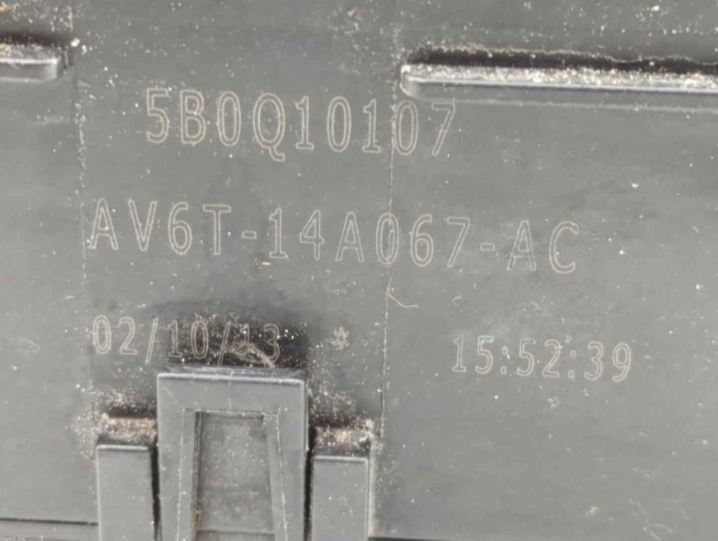 2013-2016 Ford Escape Fusebox Fuse Box Panel Relay Module P/N:AV6T-14A067-AC 5B0Q10107 Fits Fits 2013 2014 2015 2016 OEM Use