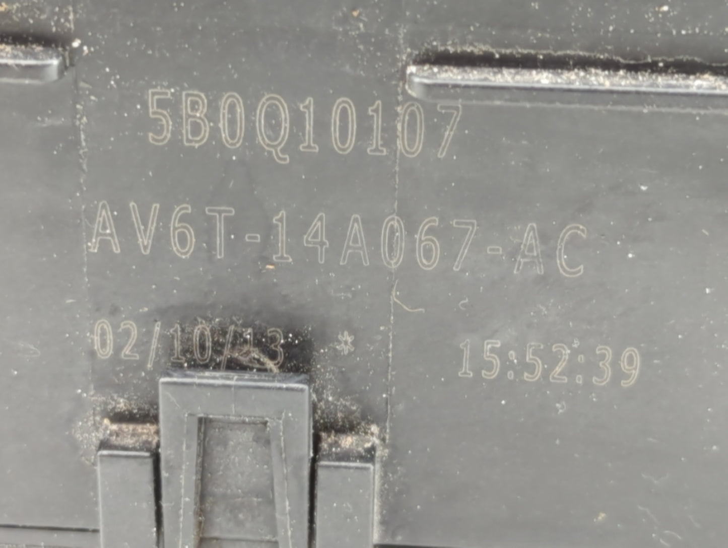 2013-2016 Ford Escape Fusebox Fuse Box Panel Relay Module P/N:AV6T-14A067-AC 5B0Q10107 Fits Fits 2013 2014 2015 2016 OEM Use