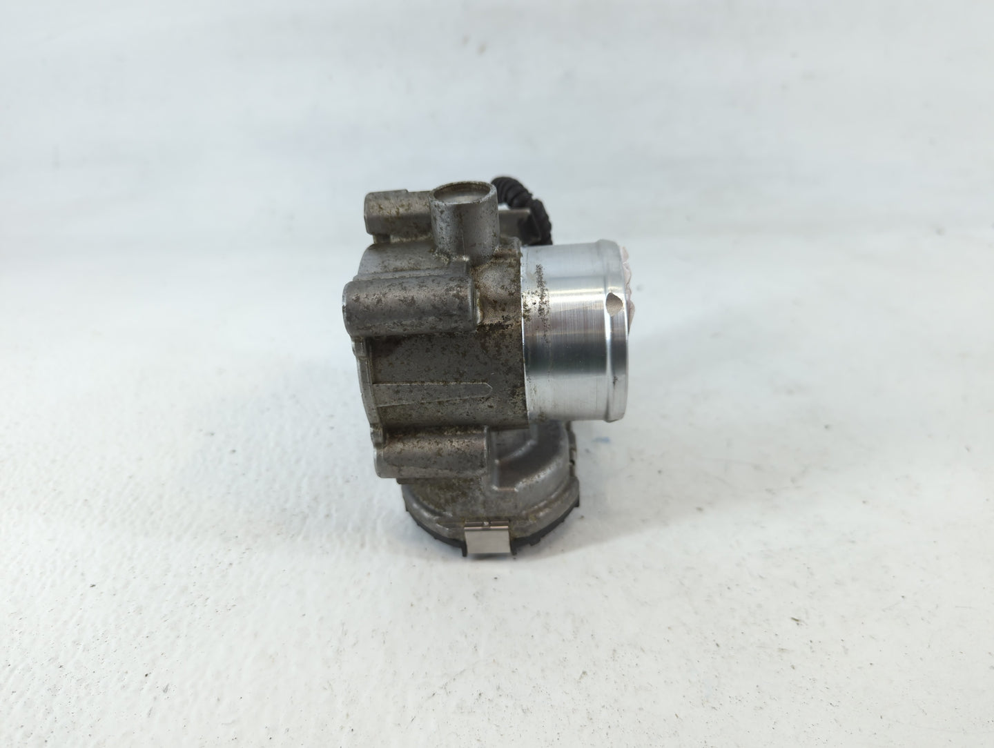 2013-2016 Ford Escape Throttle Body Fits Fits 2013 2014 2015 2016 2017 2018 2019 OEM Used Auto Parts - Oemusedautoparts1.com