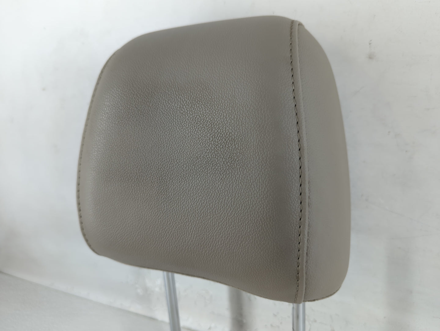 2013-2015 Ford Escape Headrest Head Rest Front Driver Passenger Seat Fits Fits 2013 2014 2015 OEM Used Auto Parts - Oemuseda