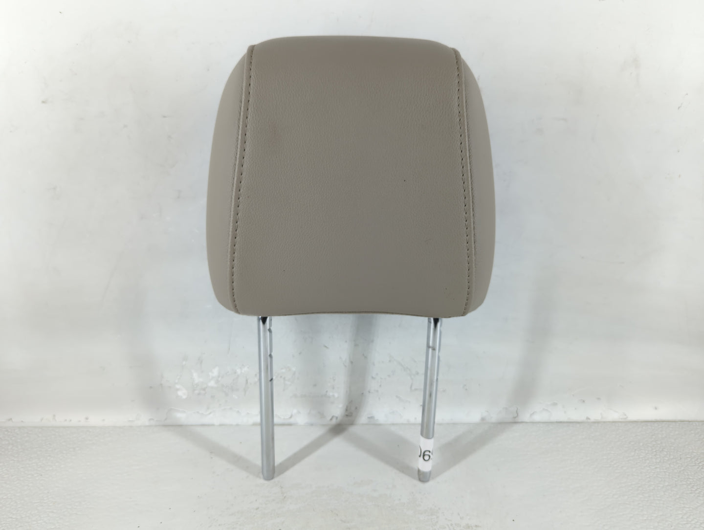 2013-2015 Ford Escape Headrest Head Rest Front Driver Passenger Seat Fits Fits 2013 2014 2015 OEM Used Auto Parts - Oemuseda