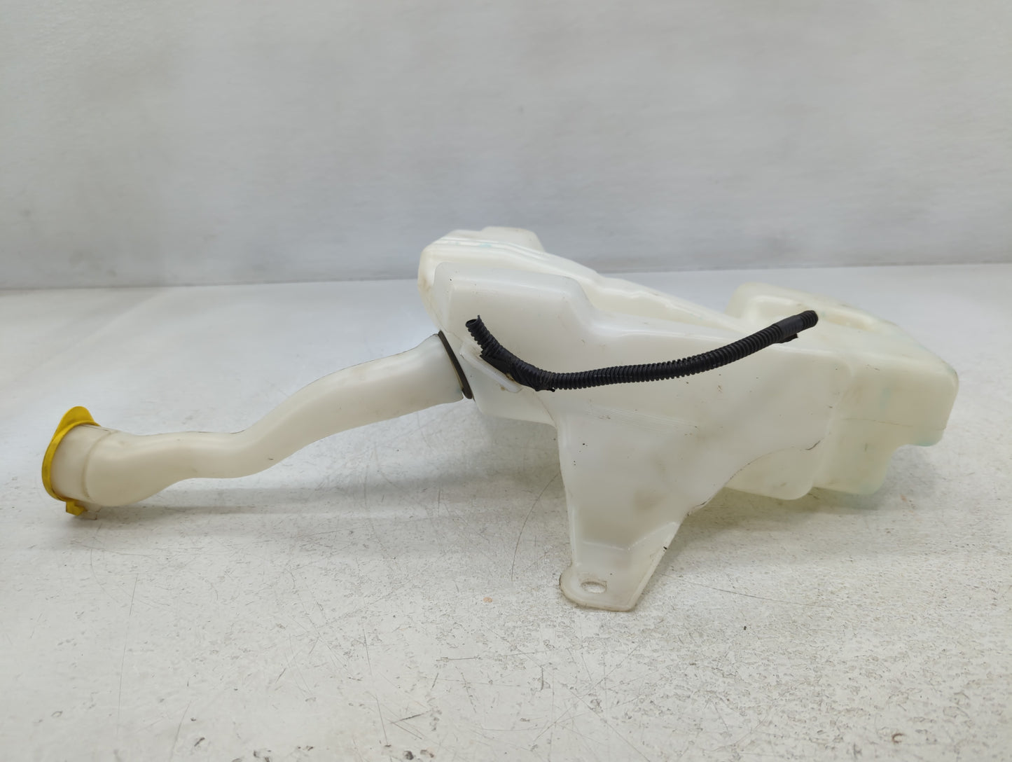 2013-2014 Ford Escape Windshield Washer Fluid Reservoir Bottle Oem - Oemusedautoparts1.com