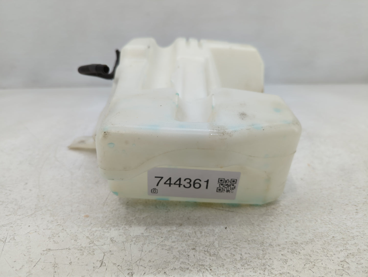 2013-2014 Ford Escape Windshield Washer Fluid Reservoir Bottle Oem - Oemusedautoparts1.com