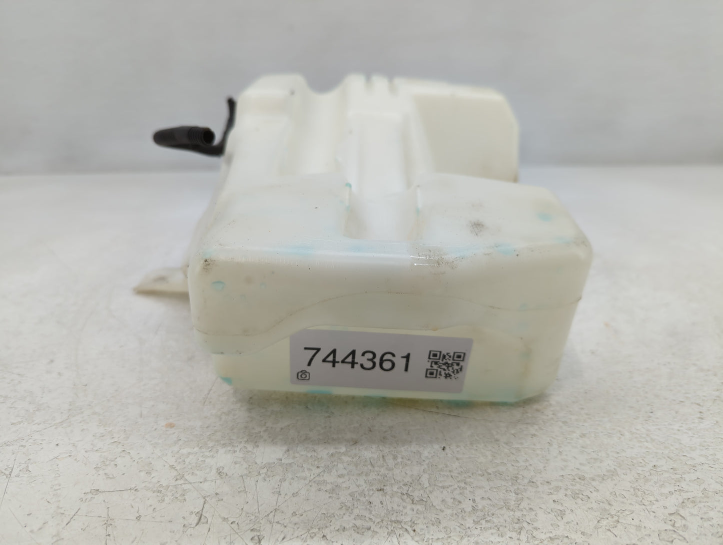 2013-2014 Ford Escape Windshield Washer Fluid Reservoir Bottle Oem - Oemusedautoparts1.com