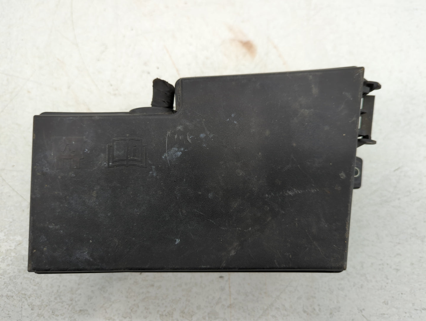 2013-2016 Ford Escape Fusebox Fuse Box Panel Relay Module P/N:21090 000 001 AV6T-14A076-AB Fits Fits 2013 2014 2015 2016 OEM