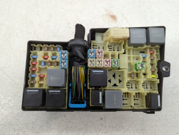 2013-2016 Ford Escape Fusebox Fuse Box Panel Relay Module P/N:21090 000 001 AV6T-14A076-AB Fits Fits 2013 2014 2015 2016 OEM Used Auto Parts