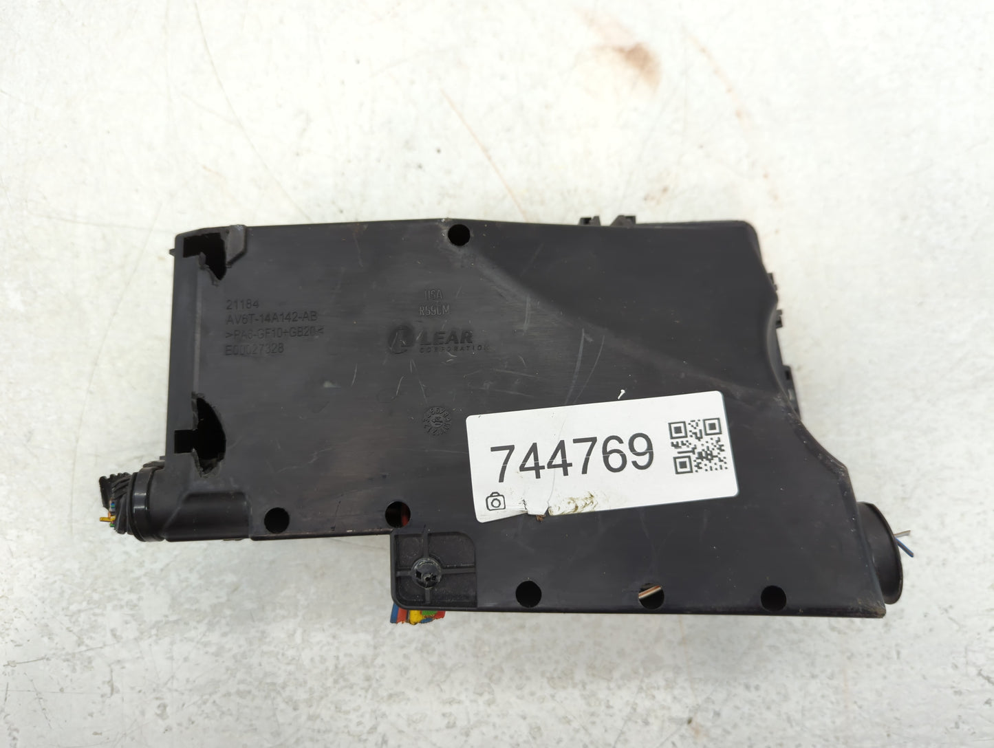 2013-2016 Ford Escape Fusebox Fuse Box Panel Relay Module P/N:21090 000 001 AV6T-14A076-AB Fits Fits 2013 2014 2015 2016 OEM