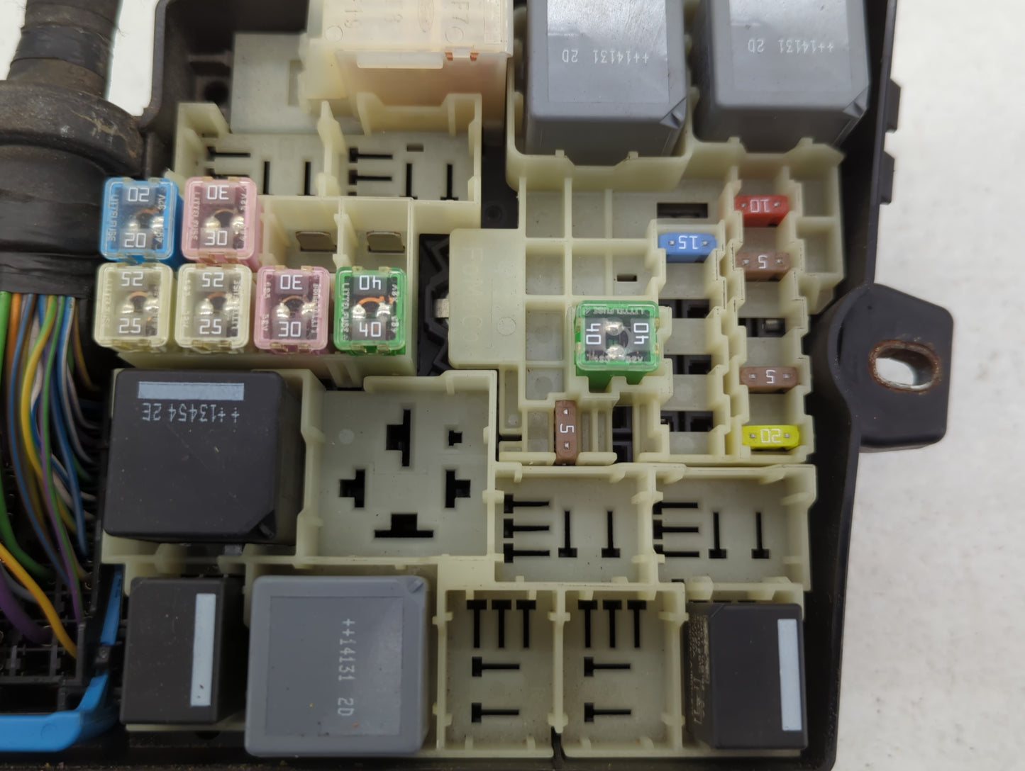 2013-2016 Ford Escape Fusebox Fuse Box Panel Relay Module P/N:E00027328 AV6T-14A142-AB Fits Fits 2013 2014 2015 2016 OEM Use