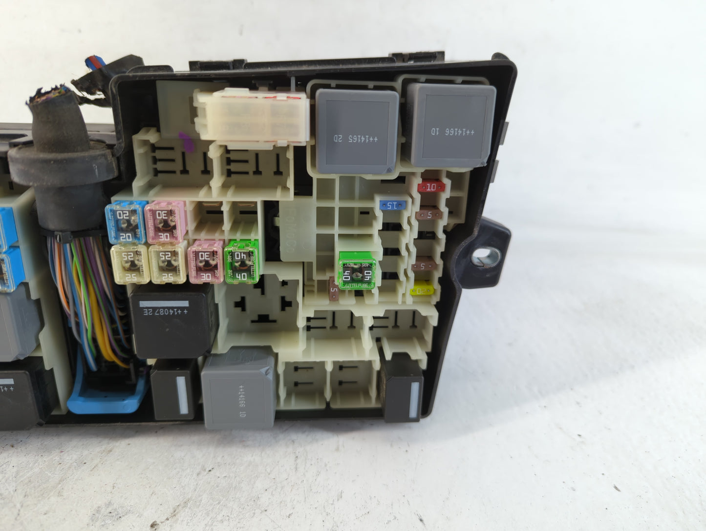 2013-2016 Ford Escape Fusebox Fuse Box Panel Relay Module P/N:E02345500 AV6T-14A067-AD Fits Fits 2013 2014 2015 2016 OEM Use