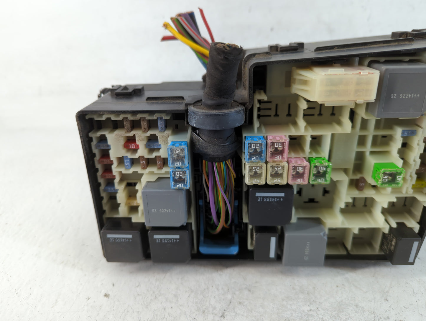 2013-2016 Ford Escape Fusebox Fuse Box Panel Relay Module P/N:AV6T-14A067-AD AV6T-14A142-AB Fits Fits 2013 2014 2015 2016 OE