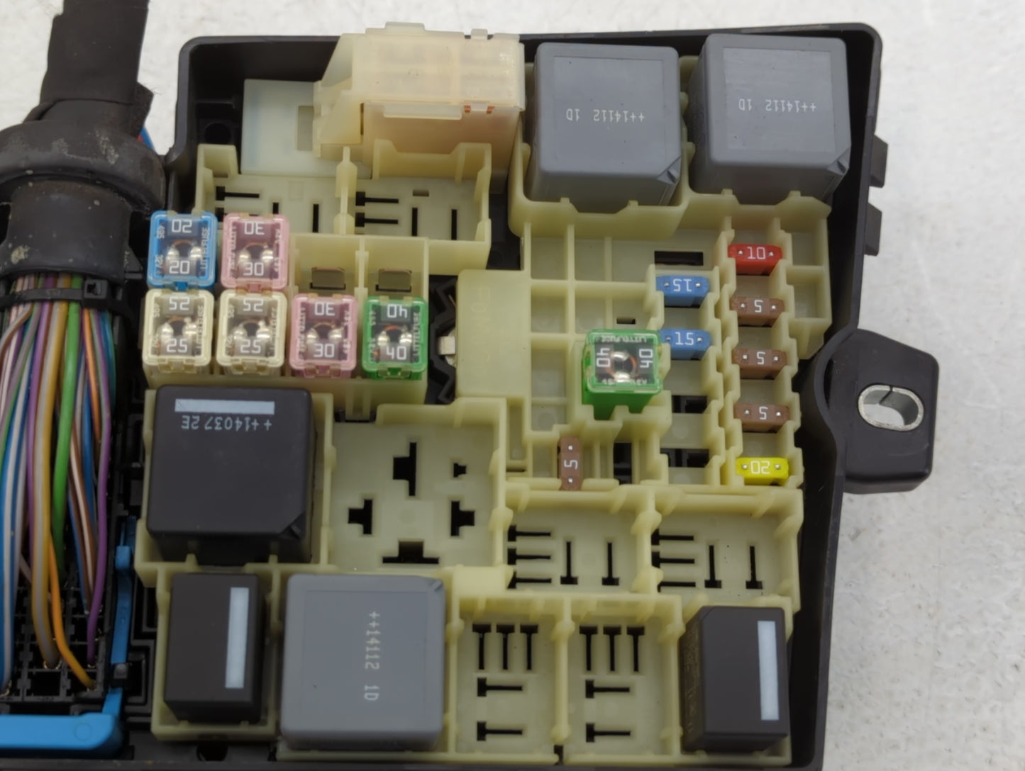 2013-2016 Ford Escape Fusebox Fuse Box Panel Relay Module P/N:AV6T-14A142-AB E0027328 Fits Fits 2013 2014 2015 2016 OEM Used