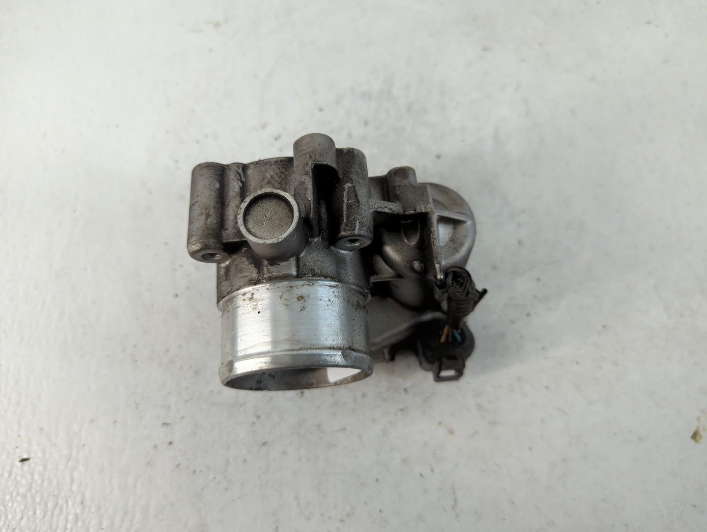 2013-2016 Ford Escape Throttle Body P/N:7S7G-9F991-CA Fits Fits 2013 2014 2015 2016 2017 2018 2019 OEM Used Auto Parts - Oem