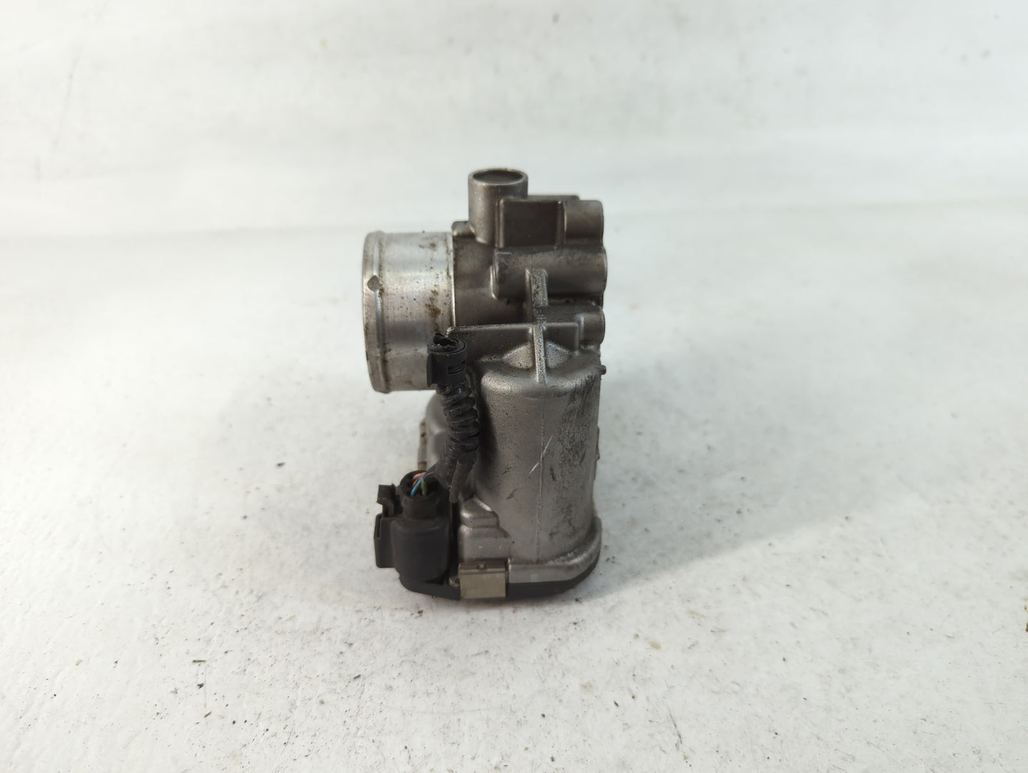 2013-2016 Ford Escape Throttle Body P/N:7S7G-9F991-CA Fits Fits 2013 2014 2015 2016 2017 2018 2019 OEM Used Auto Parts - Oem