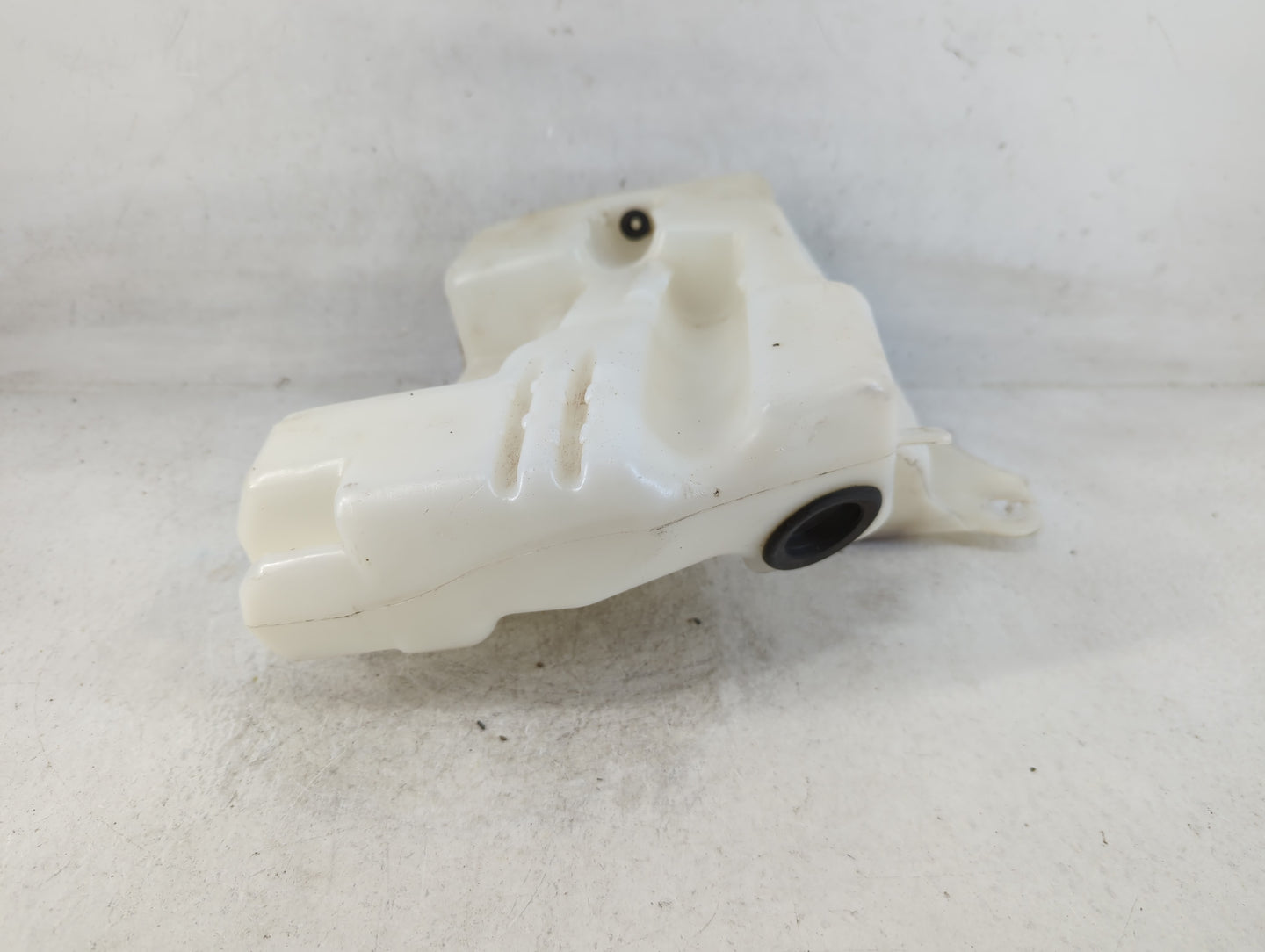 2013-2014 Ford Escape Windshield Washer Fluid Reservoir Bottle Oem - Oemusedautoparts1.com