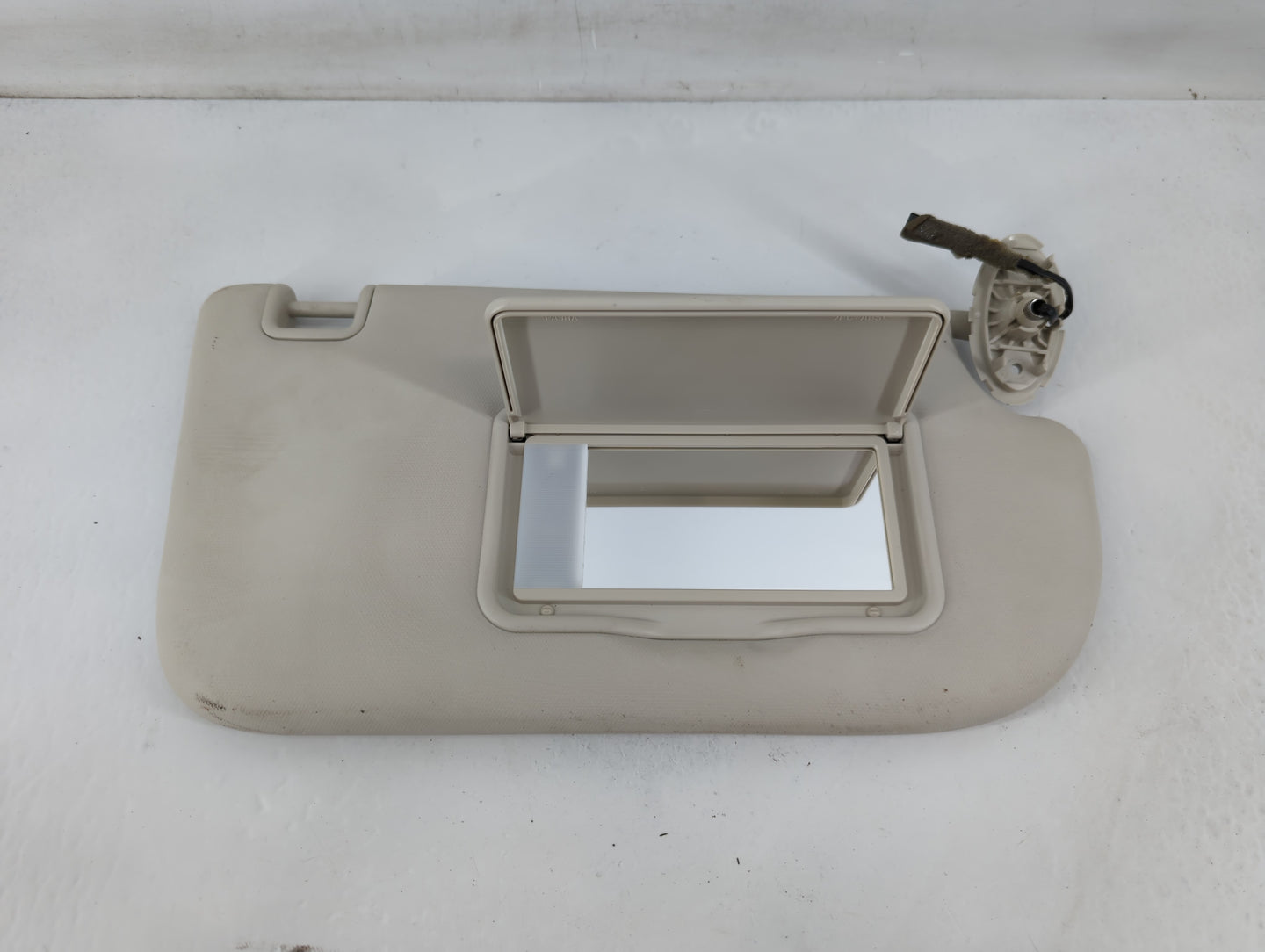 2013-2019 Ford Escape Sun Visor Shade Replacement Passenger Right Mirror Fits Fits 2013 2014 2015 2016 2017 2018 2019 OEM Us
