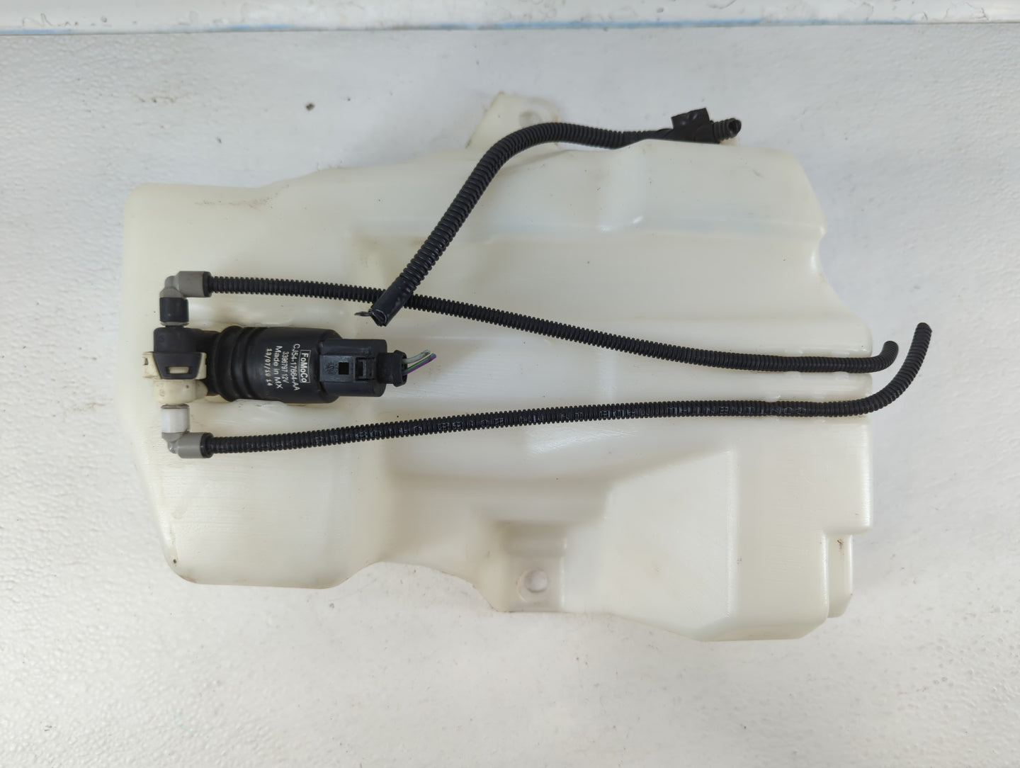 2013-2014 Ford Escape Windshield Washer Fluid Reservoir Bottle Oem - Oemusedautoparts1.com