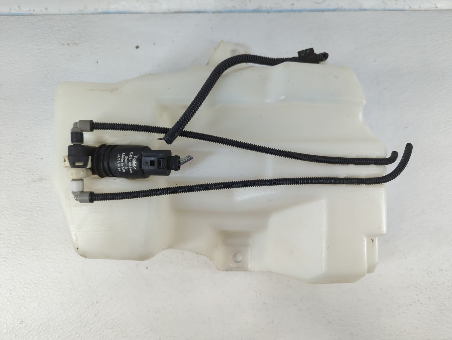 2013-2014 Ford Escape Windshield Washer Fluid Reservoir Bottle Oem - Oemusedautoparts1.com