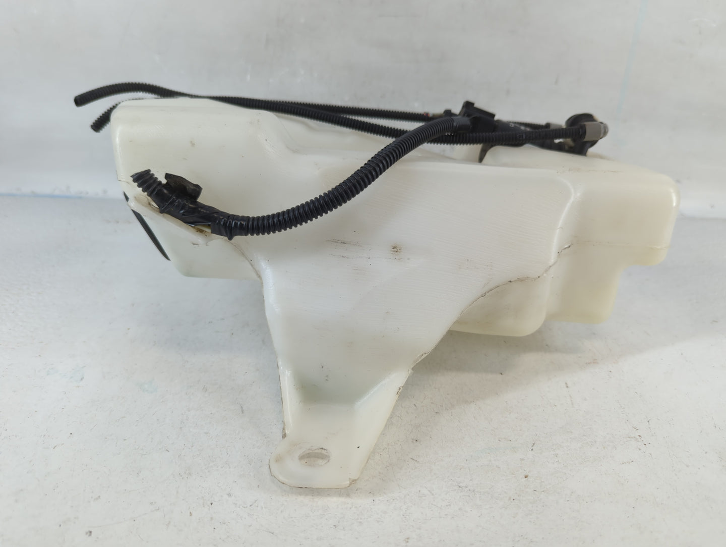 2013-2014 Ford Escape Windshield Washer Fluid Reservoir Bottle Oem - Oemusedautoparts1.com