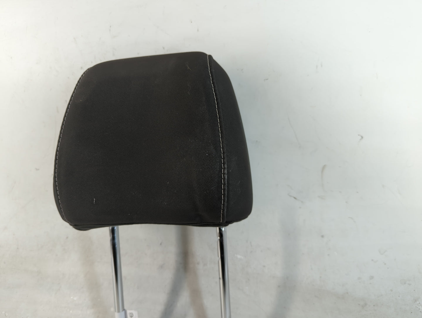 2013-2015 Ford Escape Headrest Head Rest Front Driver Passenger Seat Fits Fits 2013 2014 2015 OEM Used Auto Parts - Oemuseda