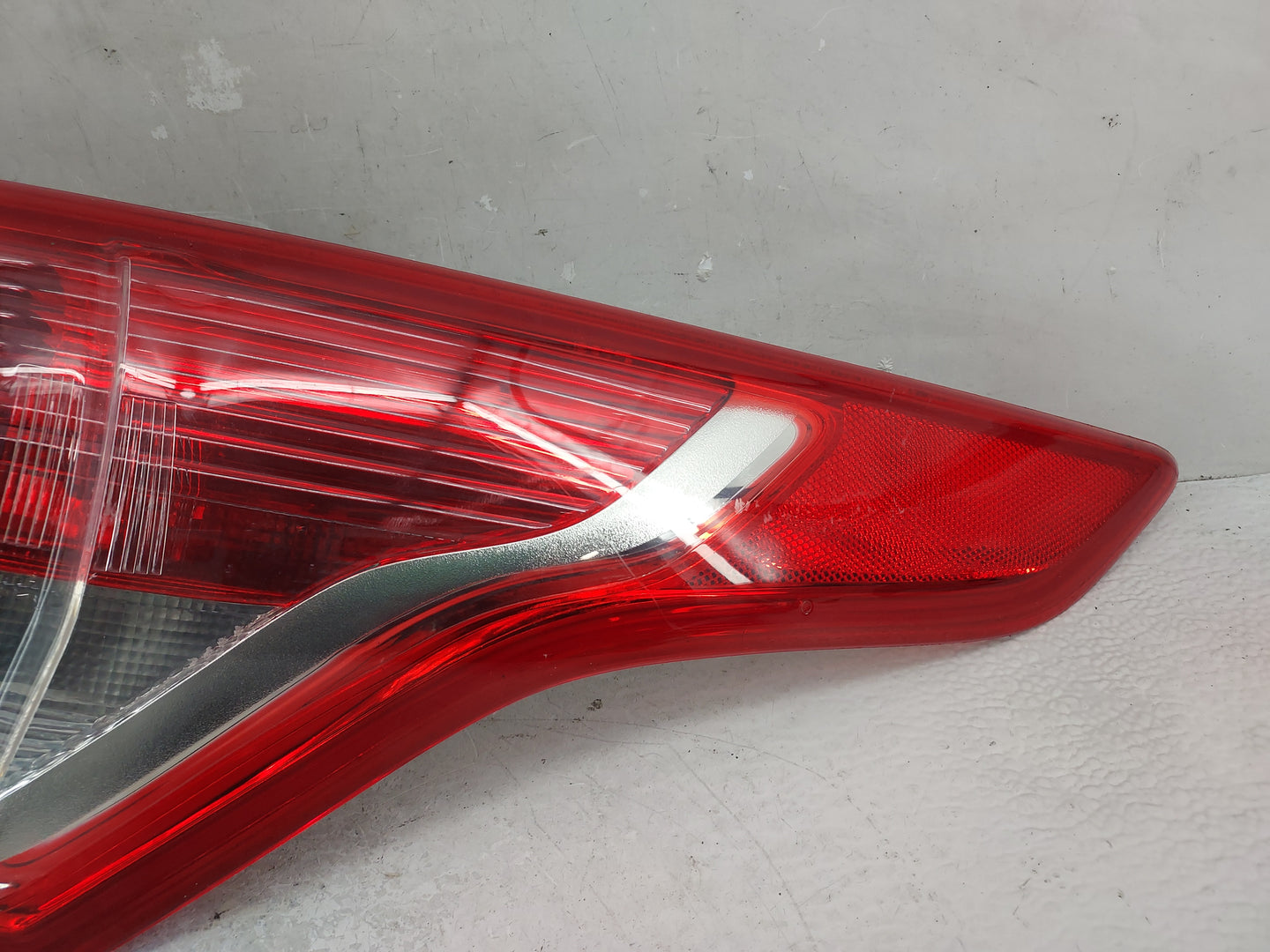 2013-2016 Ford Escape Tail Light Assembly Passenger Right OEM Fits Fits 2013 2014 2015 2016 OEM Used Auto Parts - Oemusedaut