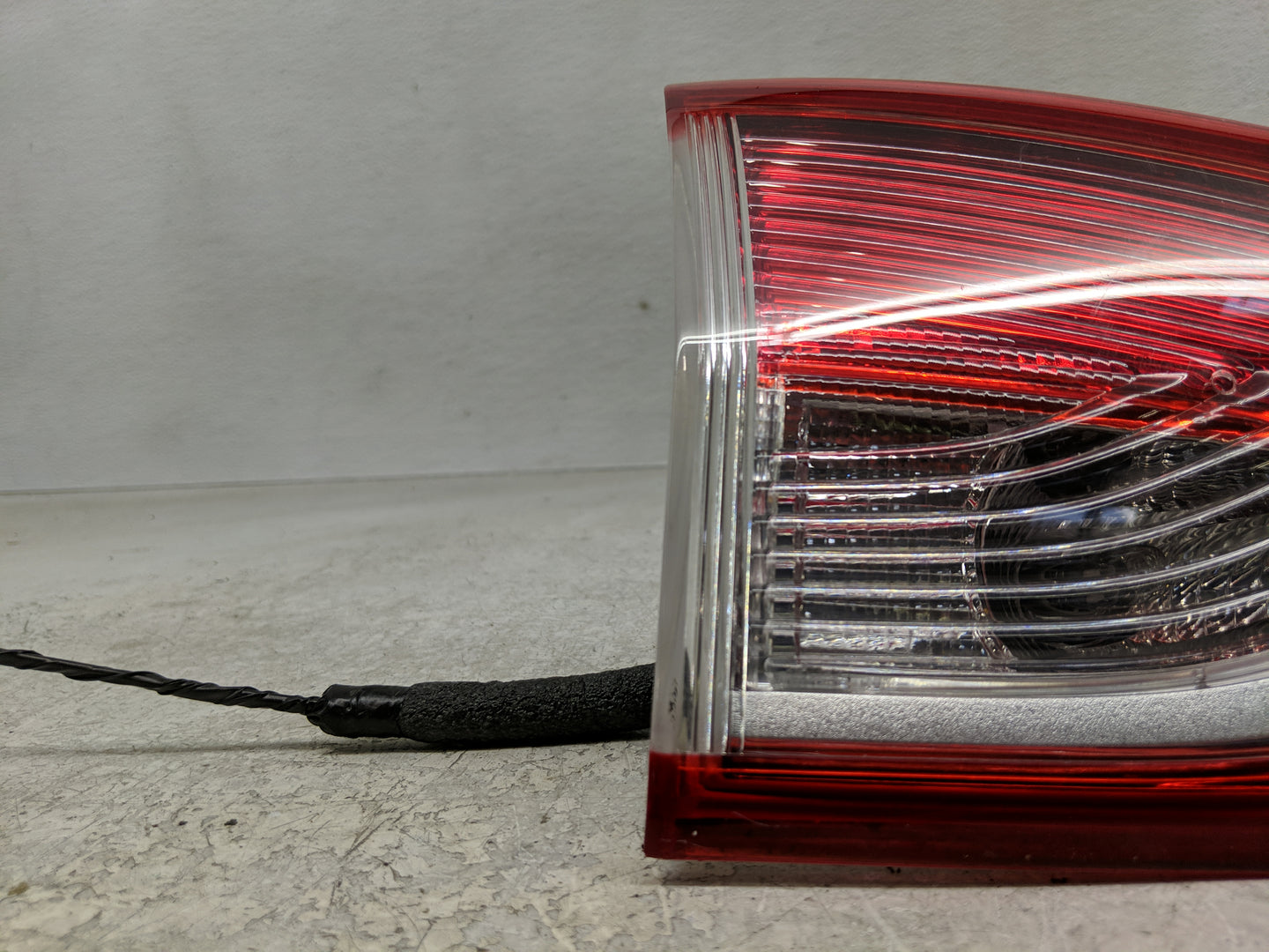 2013 Ford Escape Driver Left Side Tail Light Taillight Deck Lid Mounted - Oemusedautoparts1.com