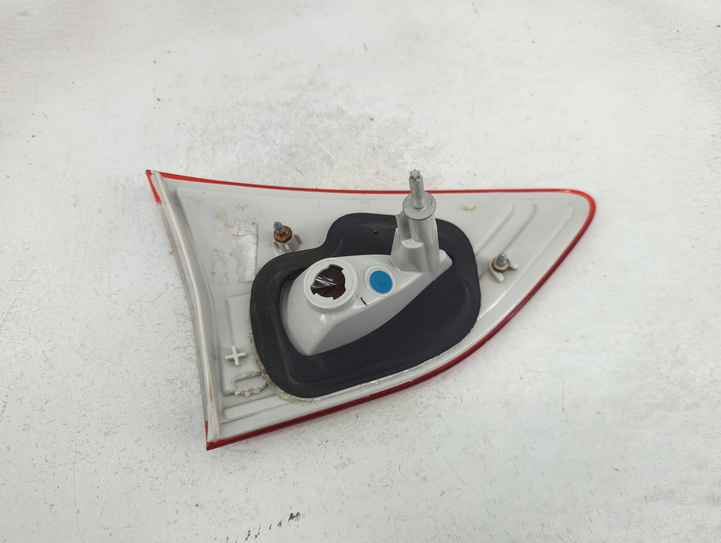 2013-2016 Ford Escape Passenger Right Side Deck Lid Mounted Tail Light - Oemusedautoparts1.com