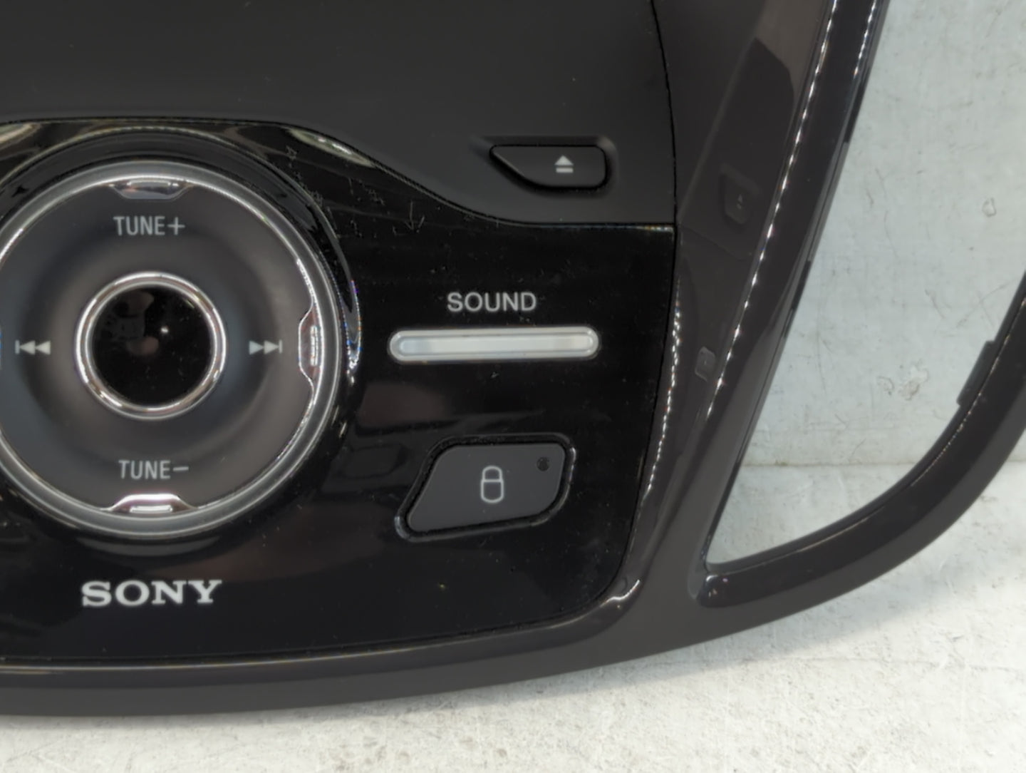 2013-2016 Ford Escape Radio AM FM Cd Player Receiver Replacement P/N:90151-696 Fits Fits 2013 2014 2015 2016 OEM Used Auto P