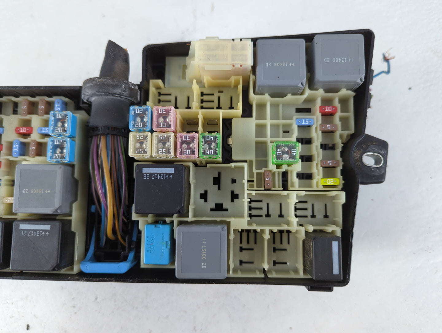 2013-2016 Ford Escape Fusebox Fuse Box Panel Relay Module P/N:AV6T-14A067-AC 5B0Q10107 Fits Fits 2013 2014 2015 2016 OEM Use