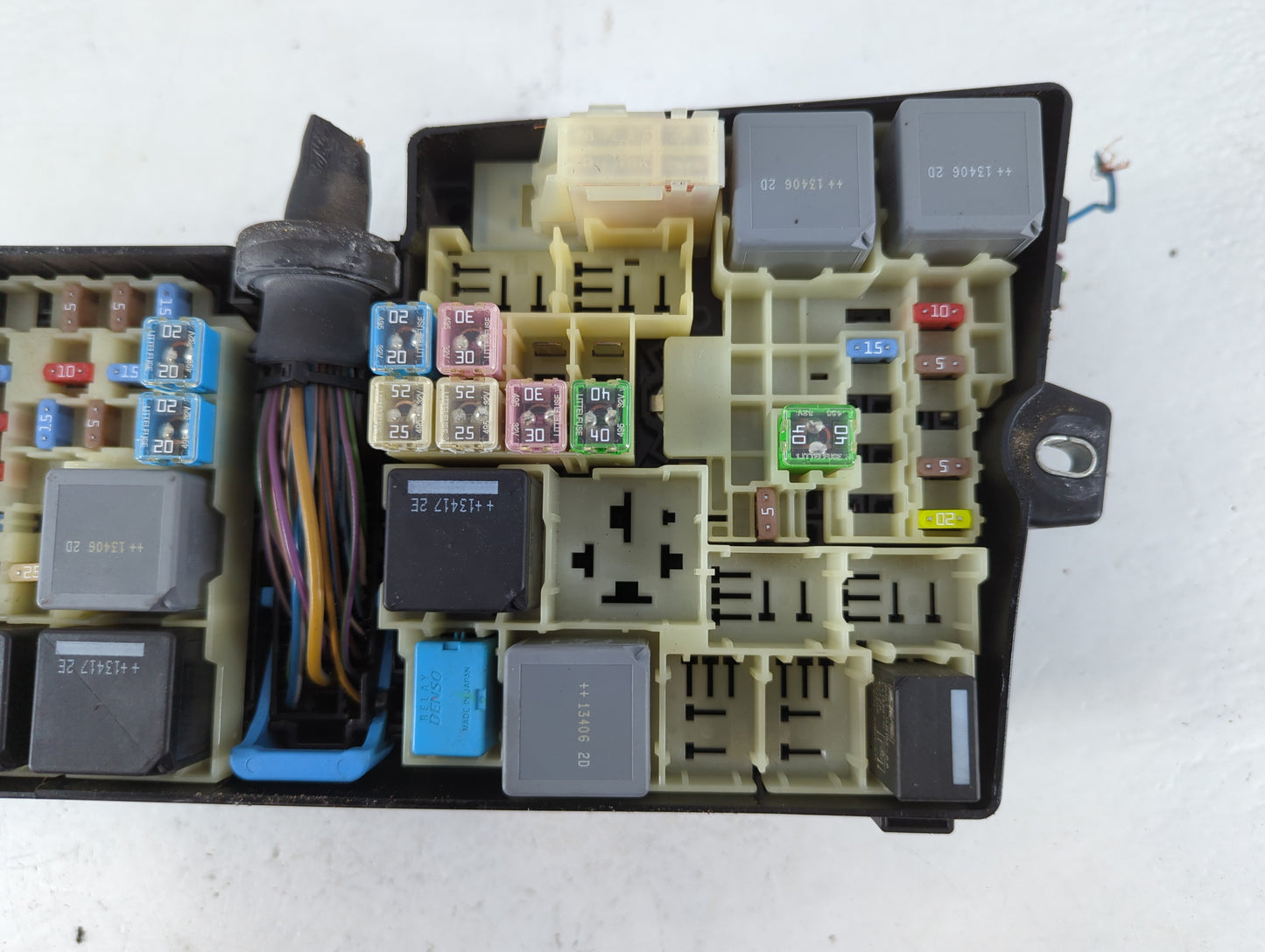 2013-2016 Ford Escape Fusebox Fuse Box Panel Relay Module P/N:AV6T-14A067-AC 5B0Q10107 Fits Fits 2013 2014 2015 2016 OEM Use