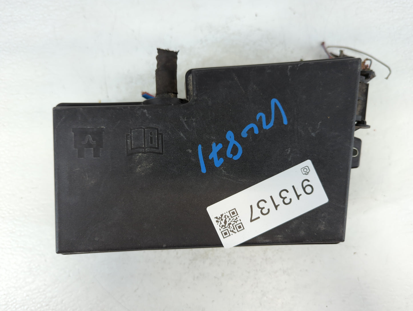 2013-2016 Ford Escape Fusebox Fuse Box Panel Relay Module P/N:AV6T-14A067-AD Fits Fits 2013 2014 2015 2016 OEM Used Auto Par