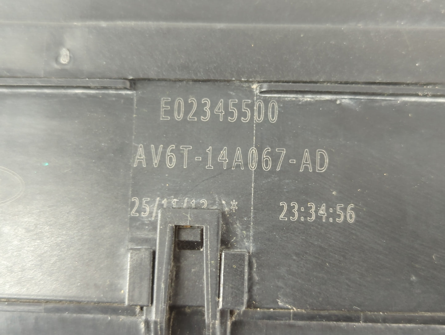 2013-2016 Ford Escape Fusebox Fuse Box Panel Relay Module P/N:AV6T-14A067-AD Fits Fits 2013 2014 2015 2016 OEM Used Auto Par