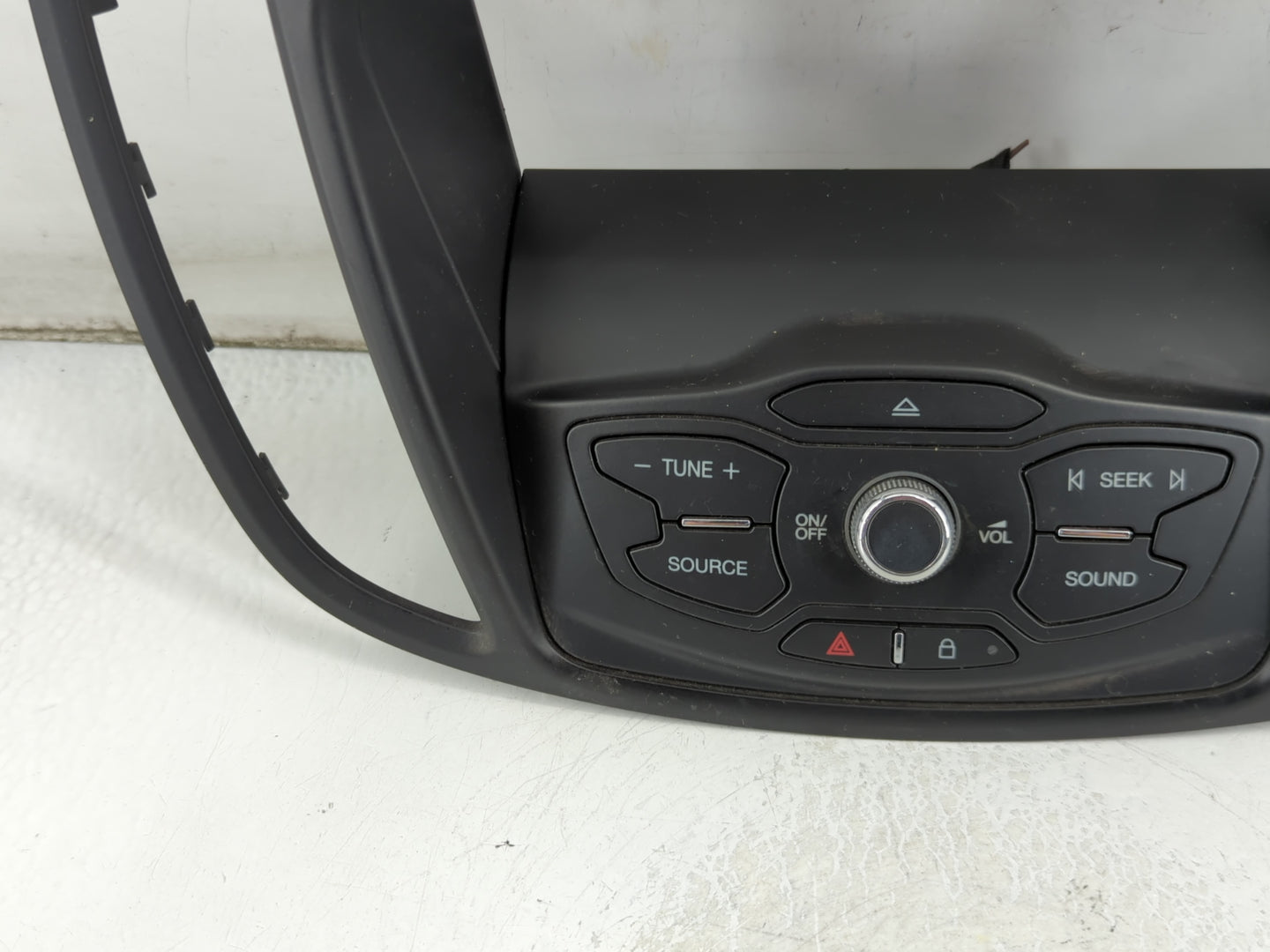 2013-2016 Ford Escape Radio AM FM Cd Player Receiver Replacement P/N:CJ54-18835-CCW Fits Fits 2013 2014 2015 2016 OEM Used A