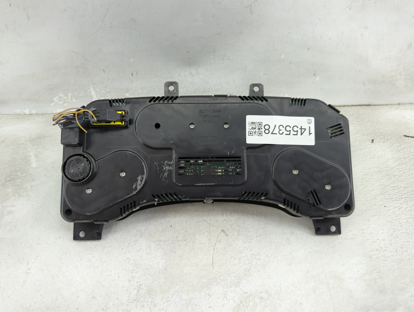 2014 Ford Expedition Instrument Cluster Speedometer Gauges P/N:7L7T-10849 7L1T-10849 Miles: Fits OEM Used Auto Parts - Oemus