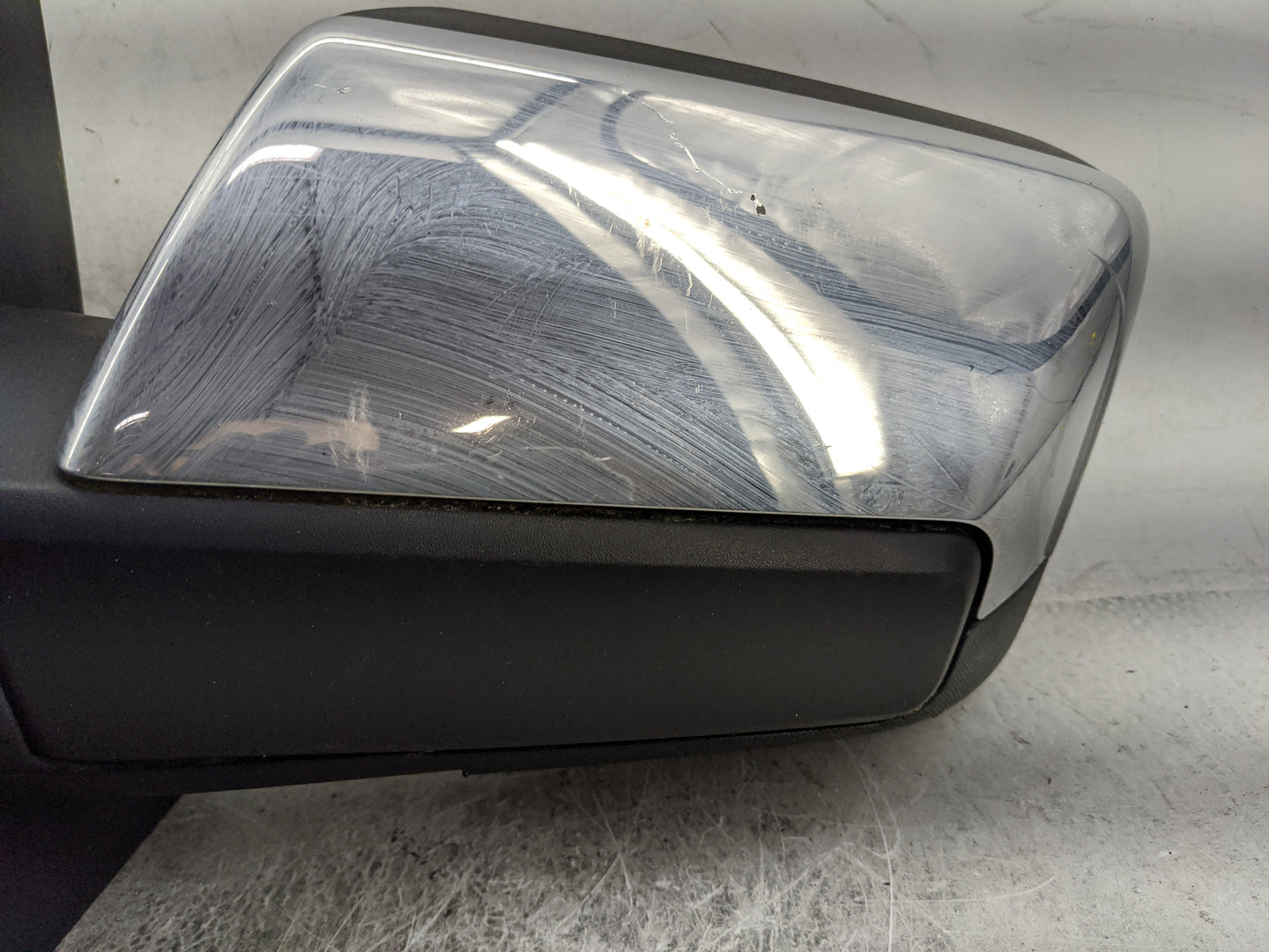 2014 Ford Expedition Driver Side View Mirror - Left Door Mirror OEM Used - Oemusedautoparts1.com