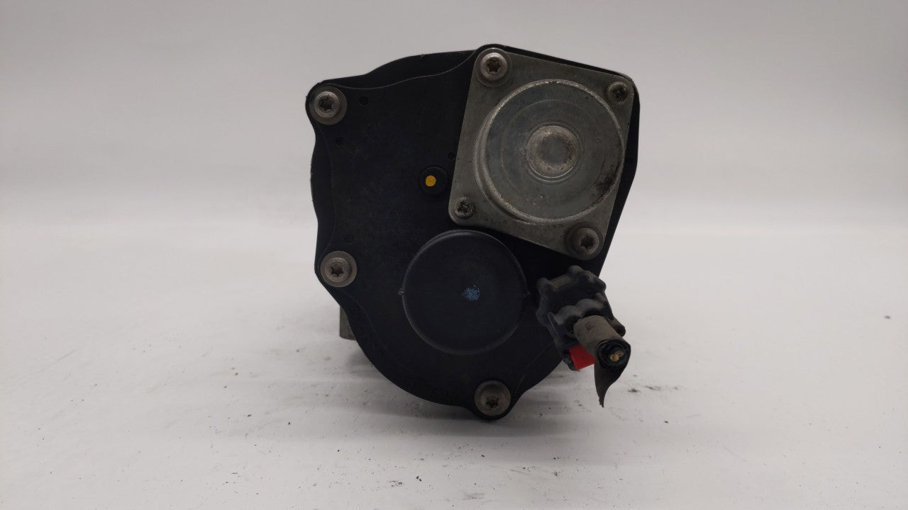 2014 Ford Expedition Throttle Body P/N:8L3E-9F991-CA 8L3E-9F991-CB Fits Fits 2010 2011 2012 2013 OEM Used Auto Parts - Oemus