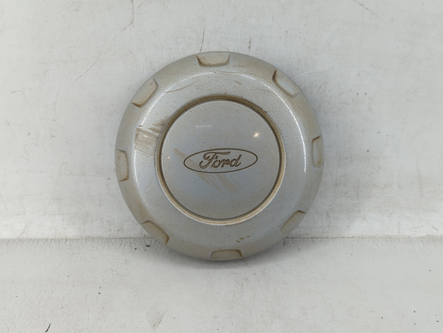 2014 Ford Expedition Rim Wheel Center Cap White - Oemusedautoparts1.com