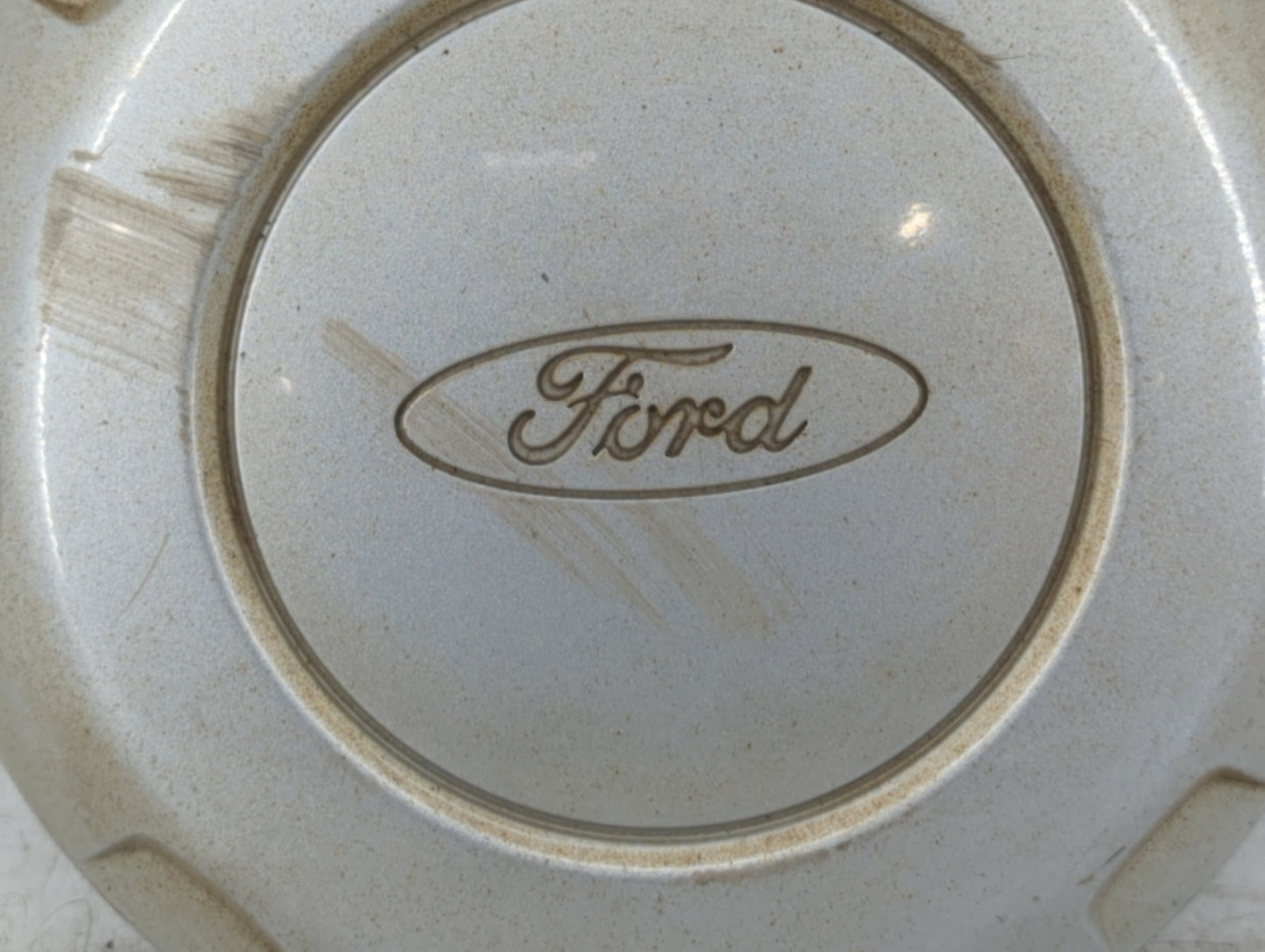 2014 Ford Expedition Rim Wheel Center Cap White - Oemusedautoparts1.com