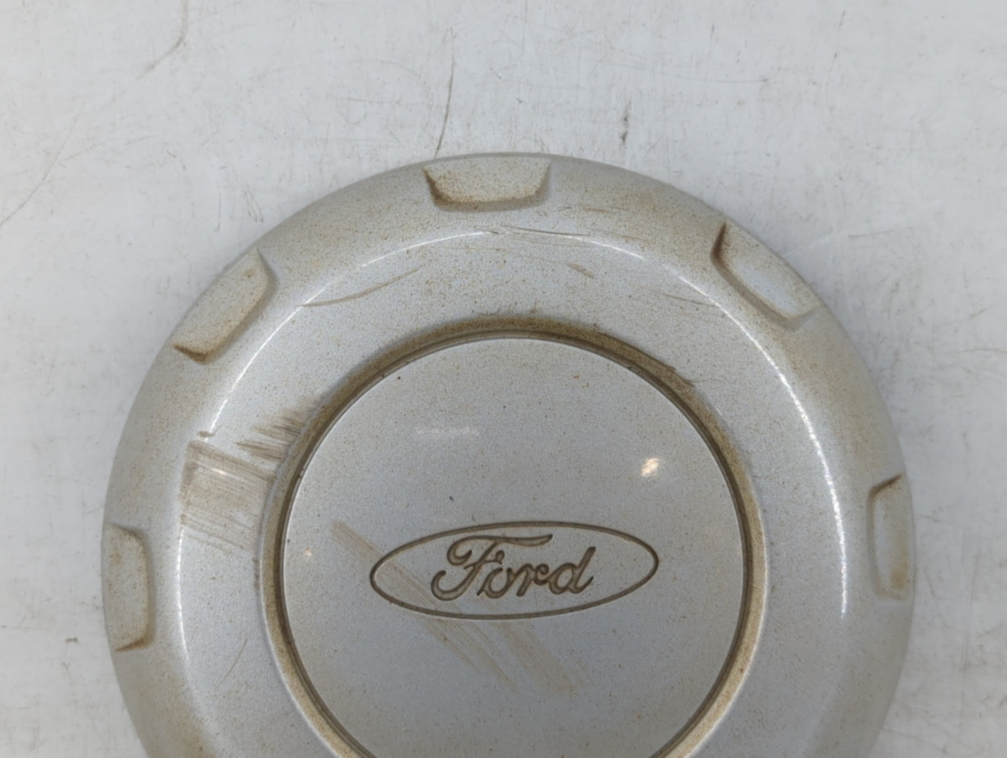2014 Ford Expedition Rim Wheel Center Cap White - Oemusedautoparts1.com