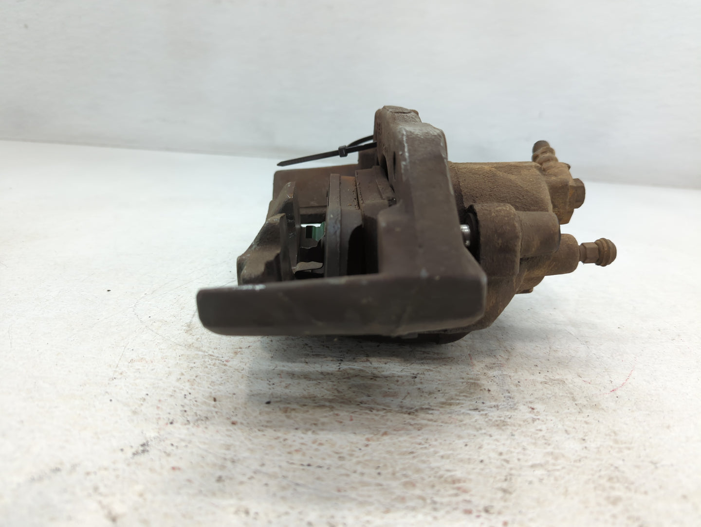 2014 Ford Expedition Rear Driver Left Brake Caliper - Oemusedautoparts1.com