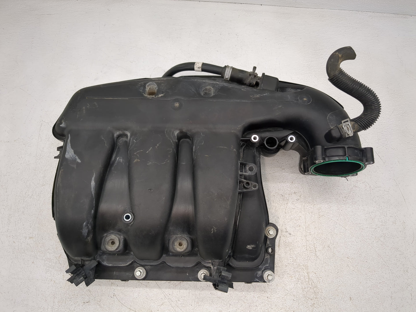 2011-2015 Ford Explorer Air Intake Manifold P/N:AT4E-9424 DG Fits Fits 2011 2012 2013 2014 2015 OEM Used Auto Parts - Oemuse