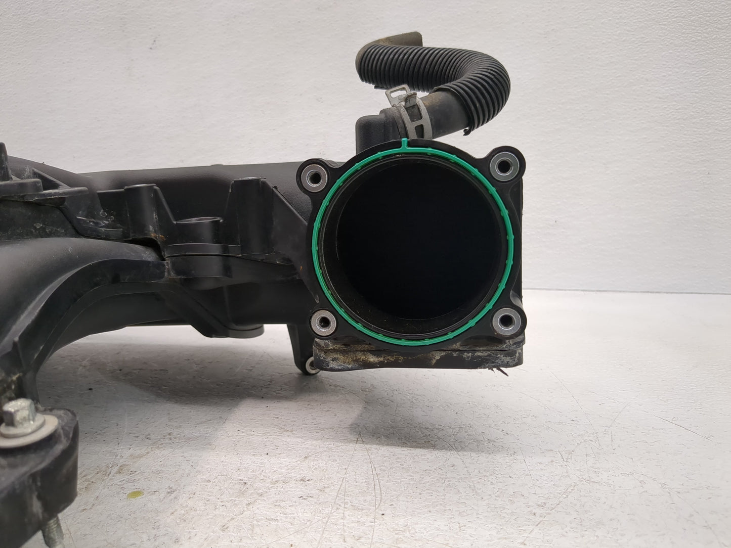 2011-2015 Ford Explorer Air Intake Manifold P/N:AT4E-9424 DG Fits Fits 2011 2012 2013 2014 2015 OEM Used Auto Parts - Oemuse